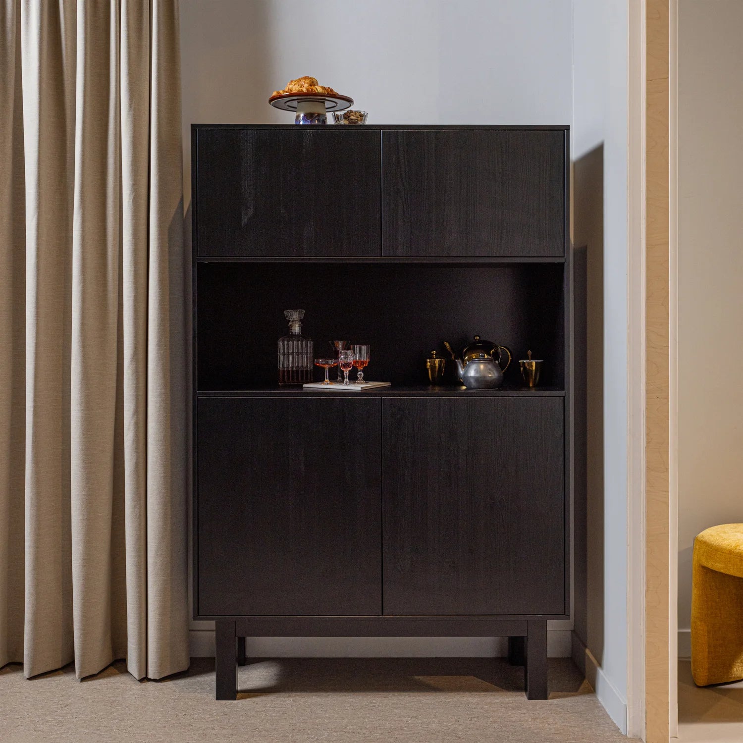 
Massives Highboard „Finco“