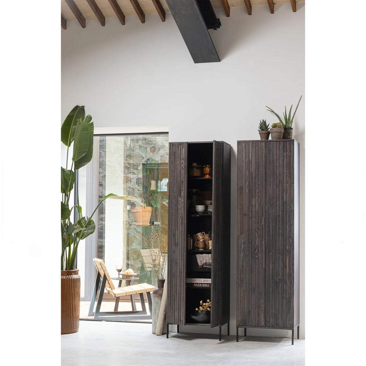 
Hoher 2-türiger Design Wandschrank „New Lewison“ - Espresso