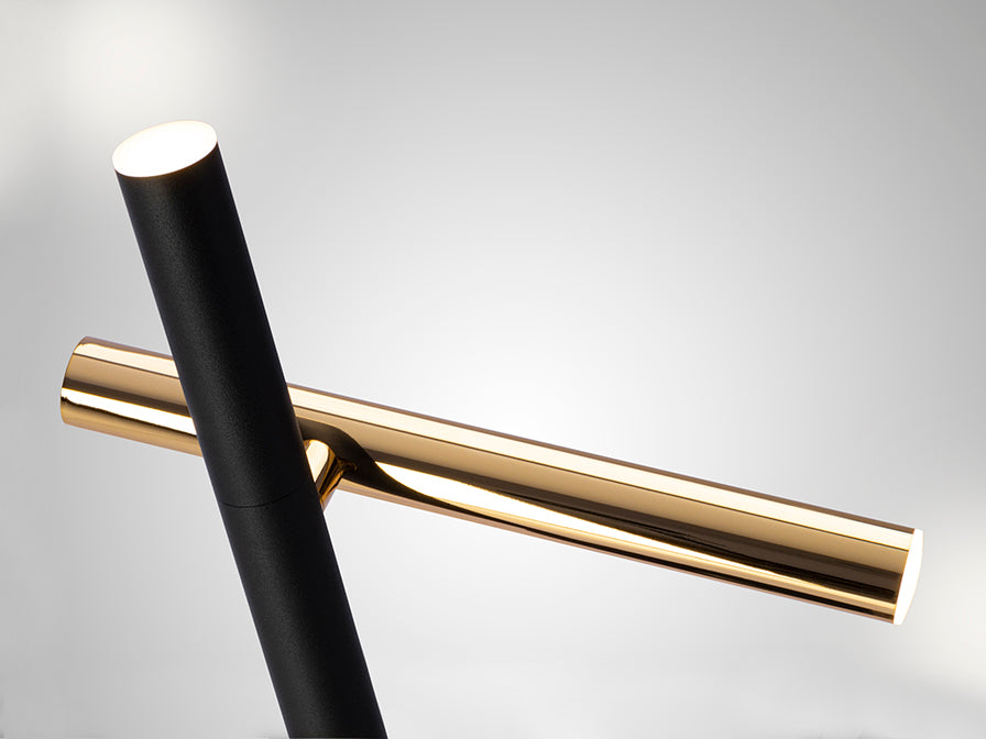 
Lampada da tavolo di design a LED «Varas» - Nero / Oro
