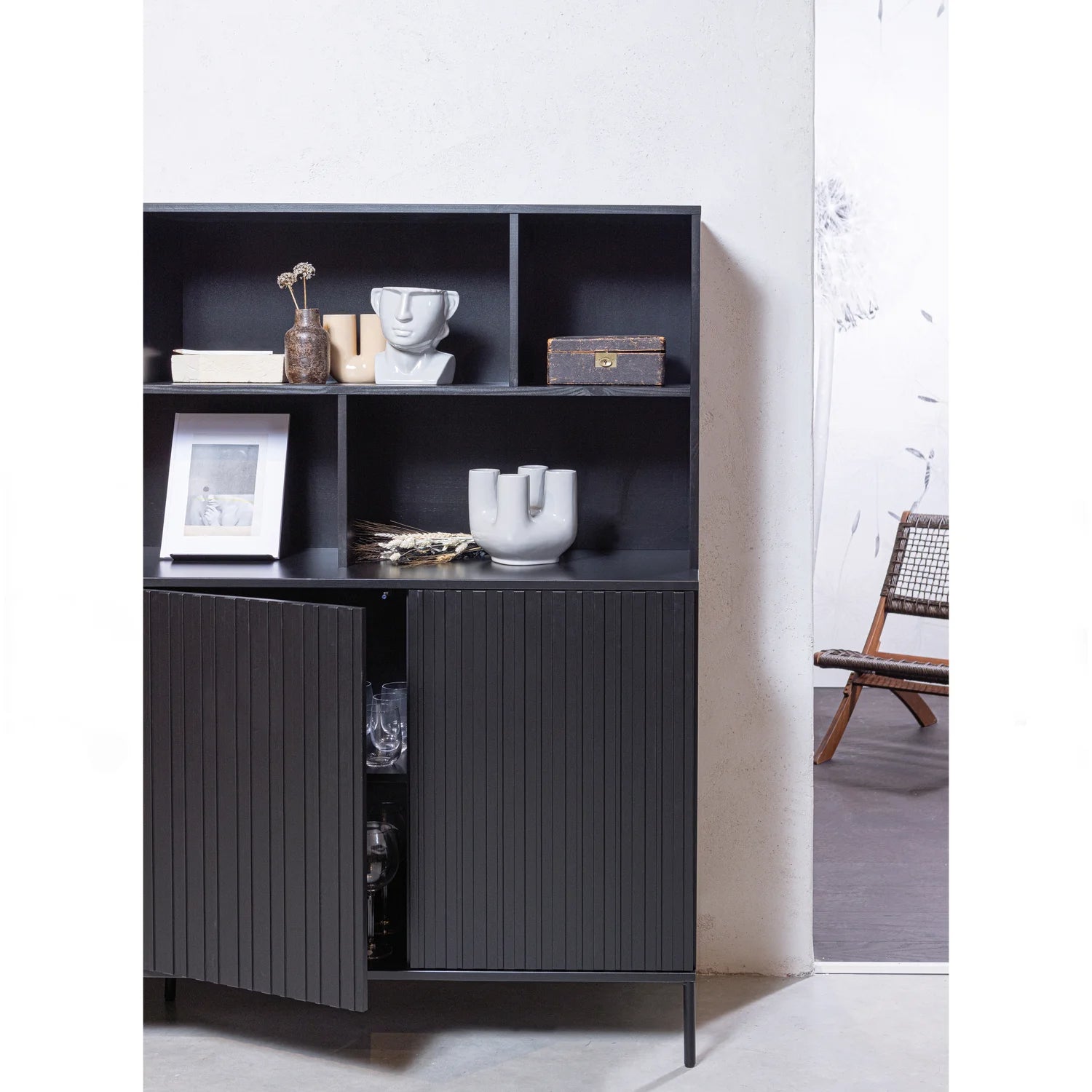 
Large, solid "New Lewison" four-door wardrobe - Black