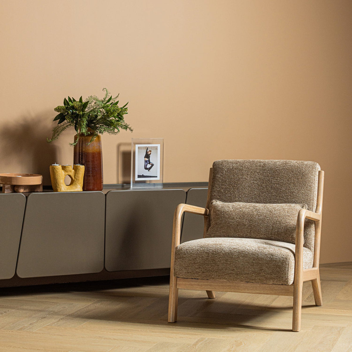 
Solid Wood Design Armchair "Mark" - Natural/ Chenille Sand