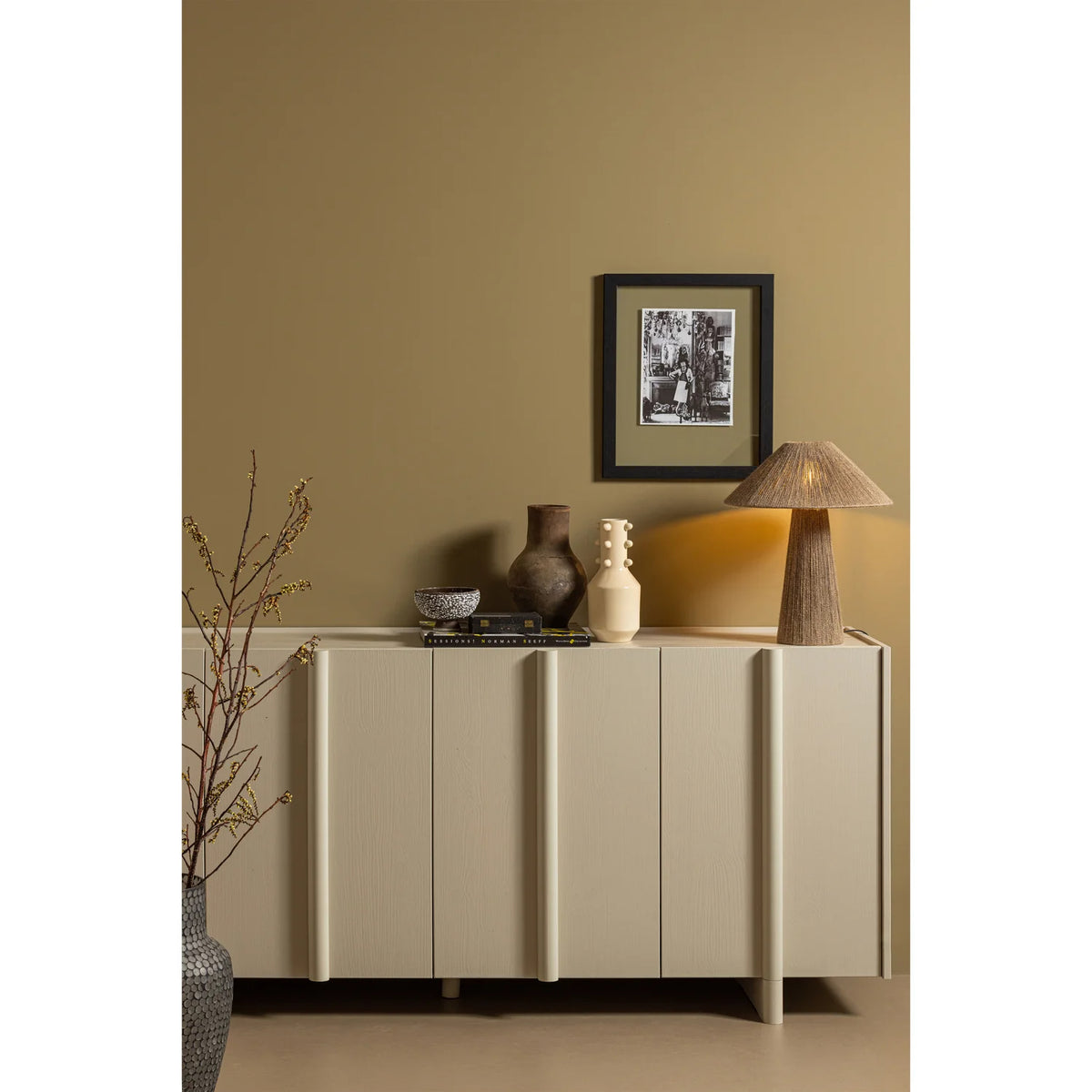 
Design Sideboard „Bassou“ aus nachhaltigem Massivholz - Ecru matt