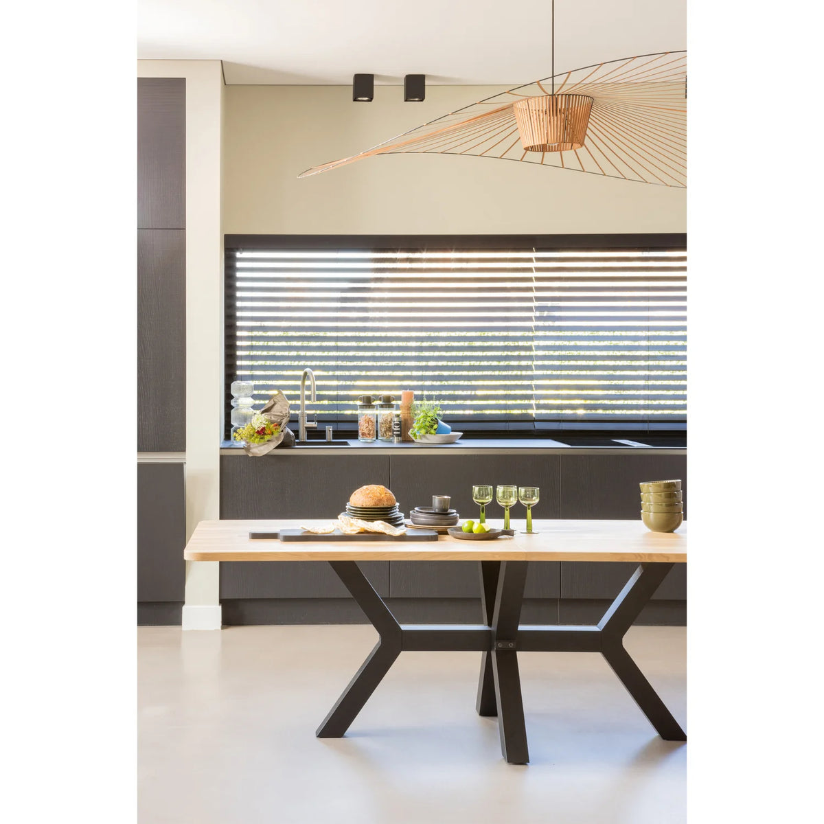 
Tavolo da pranzo di design in legno massiccio «Mio Tablo» 240 x 100 cm
