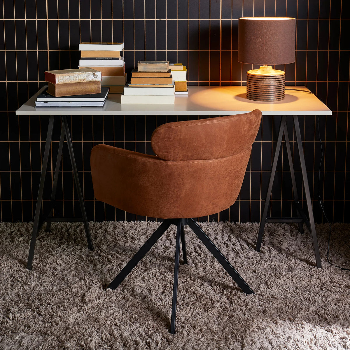 
Sedia di design girevole con braccioli «Fenno» - Similpelle Cognac