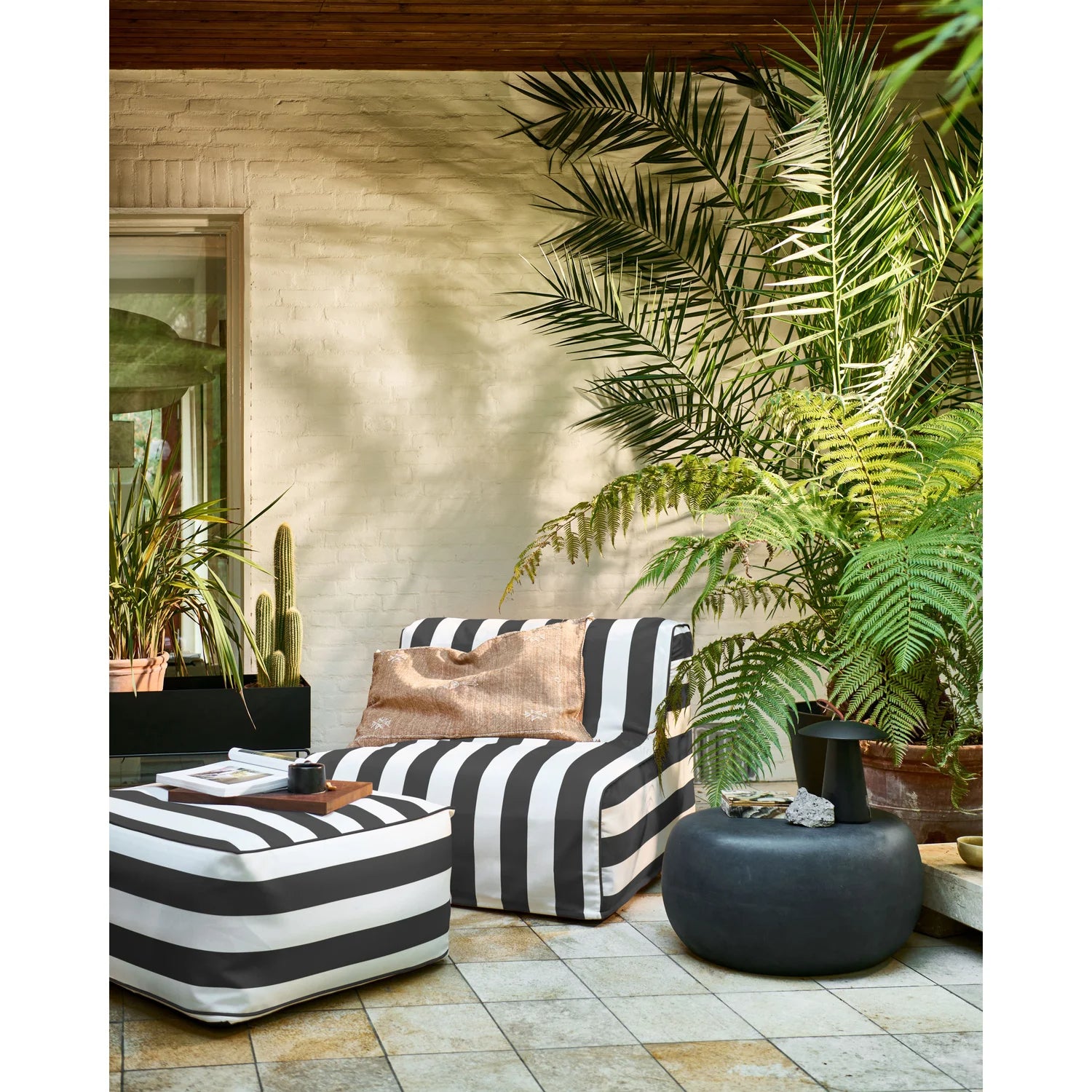 
In-/Outdoor Design Beistelltisch „Pebble“, verschiedene Grössen - Anthrazit / 65 x 49 cm