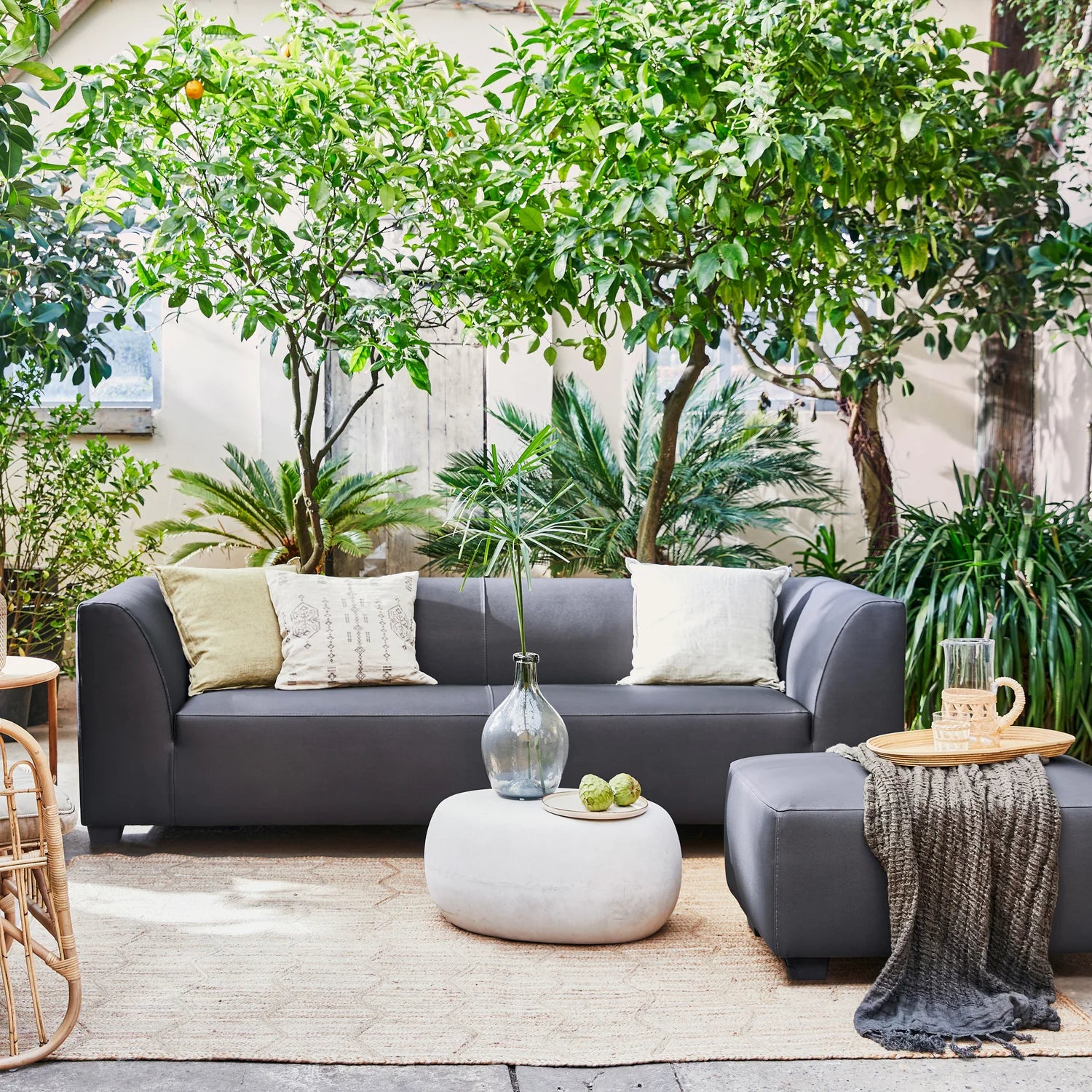 
In-/Outdoor Design Beistelltisch „Pebble“, verschiedene Grössen - Weiss / 65 x 49 cm