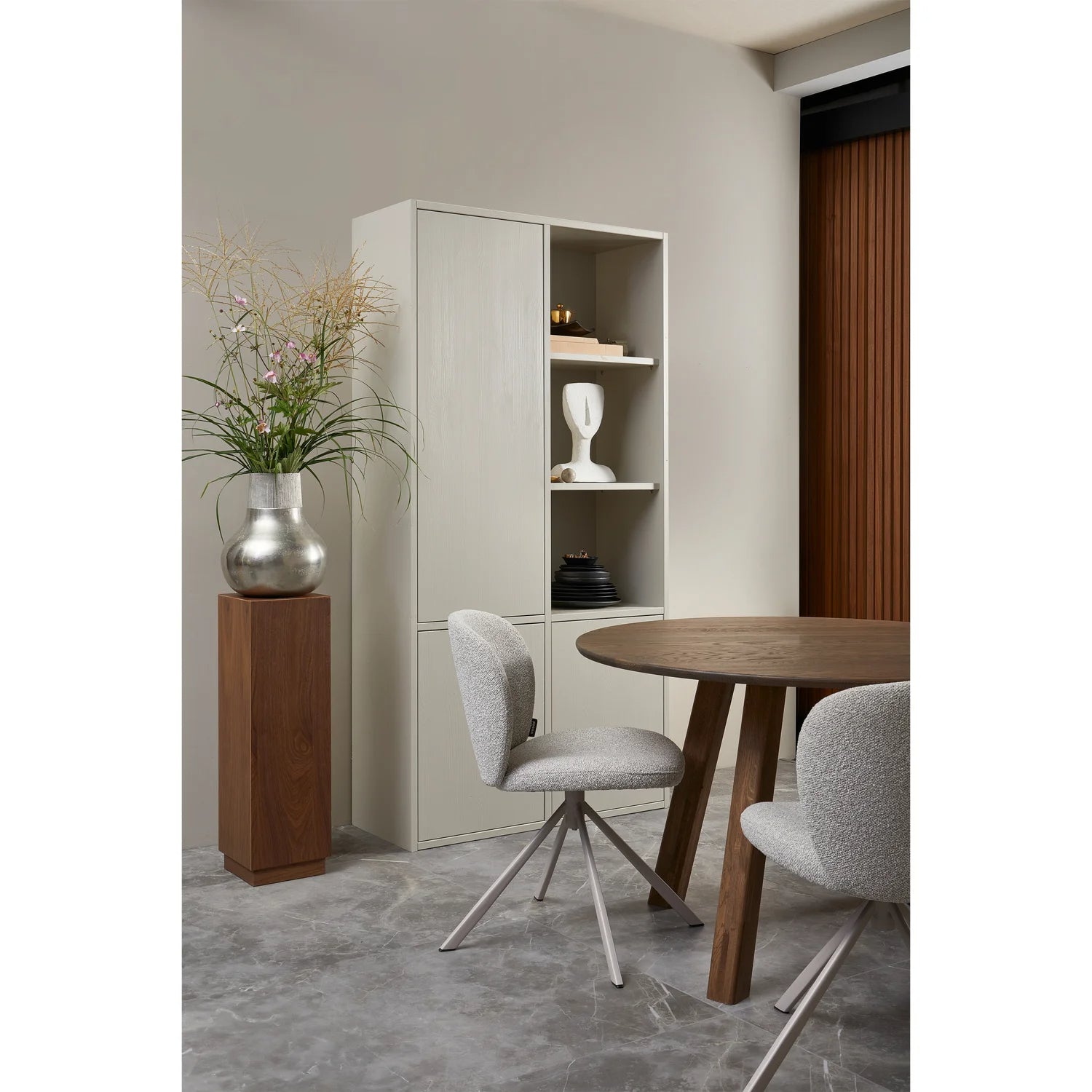 
Designer Dining Chair "Femko" with Swivel Function - Chenille Light Beige