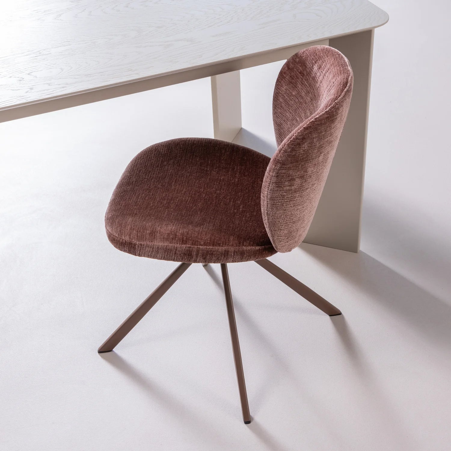 
Designer Dining Chair "Femko" with Swivel Function - Chenille Brown-Red
