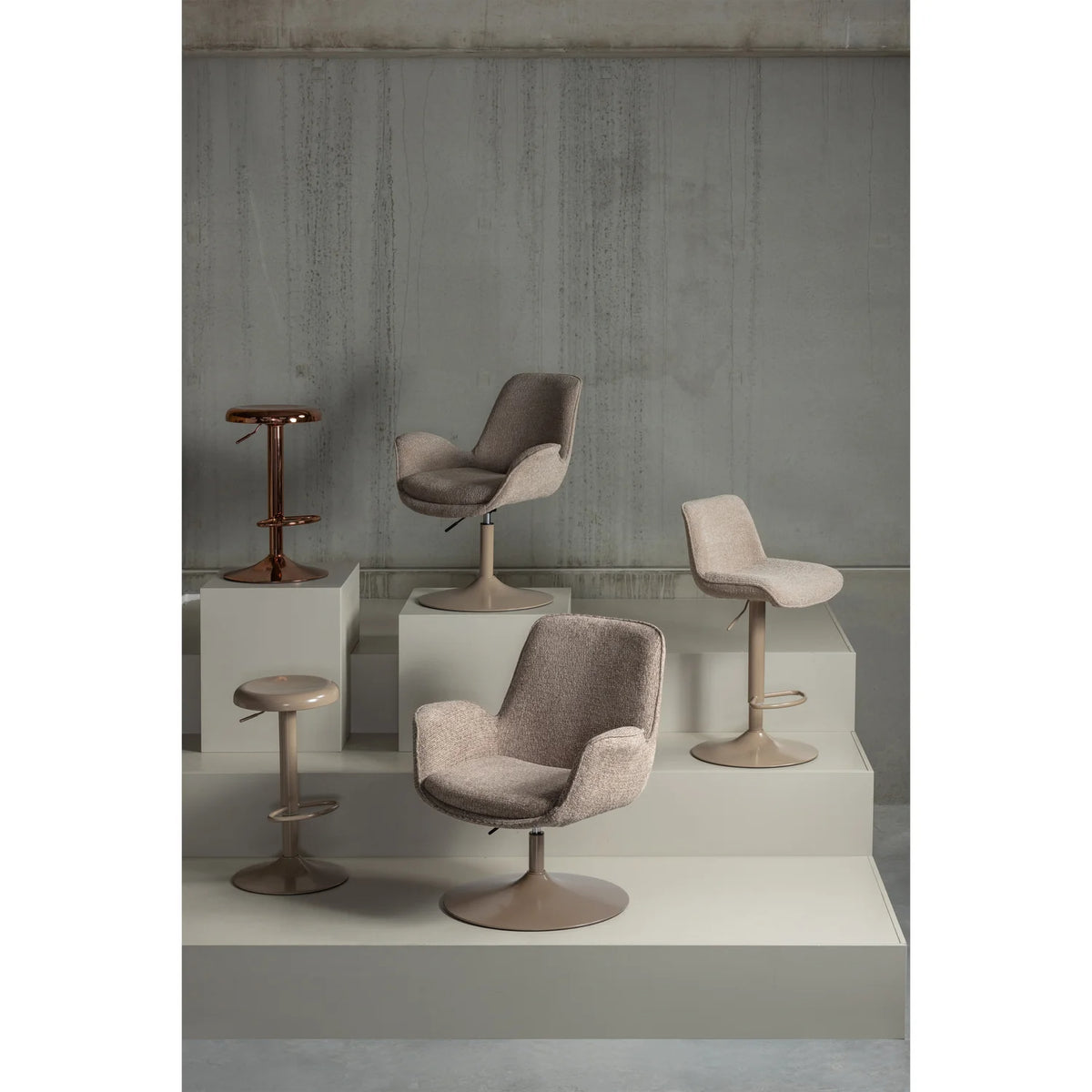 
Höhenverstellbarer Design Barhocker „Isaac“ - Beige