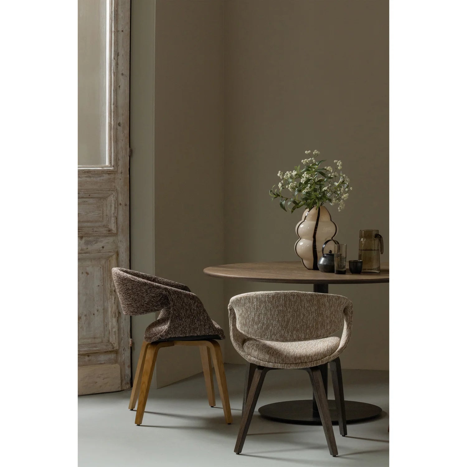 
High-Quality Armchair "Yosso" - Sand/Dark Brown Wood