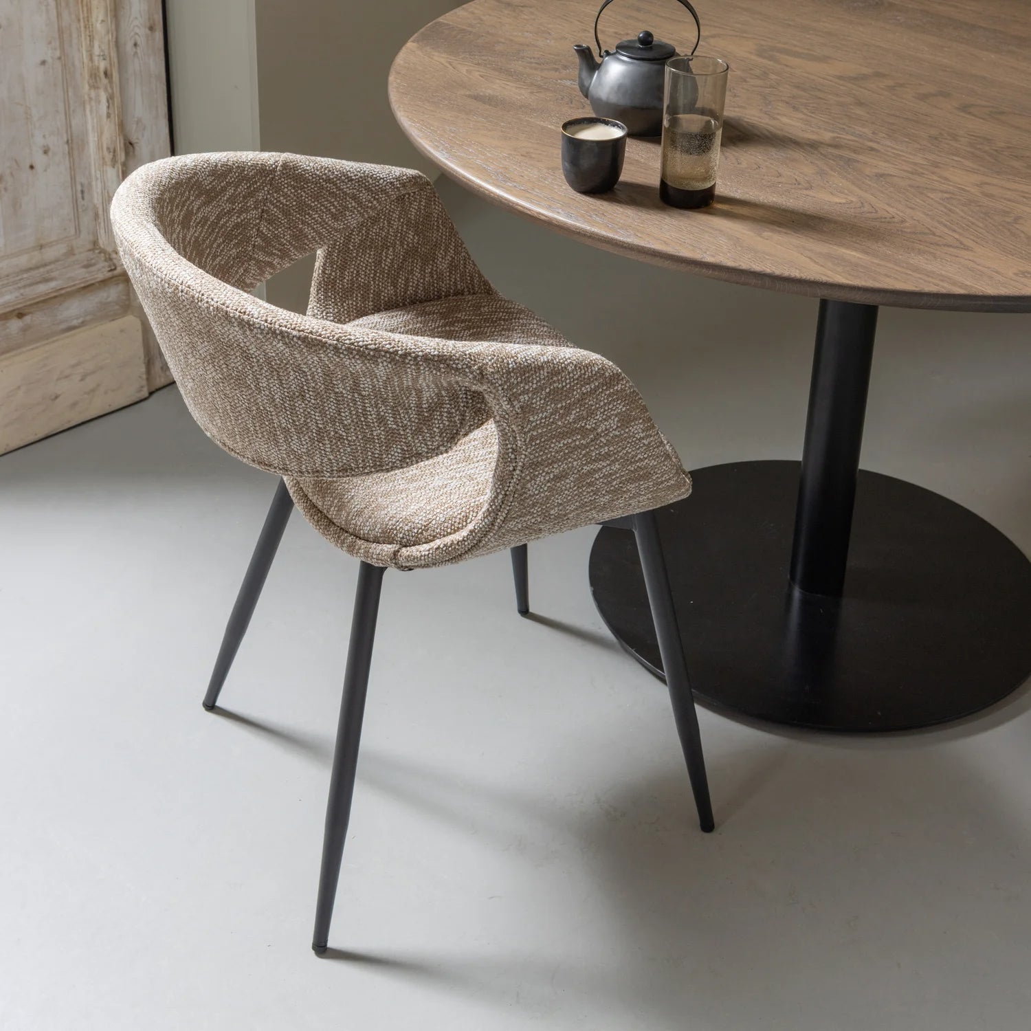 
High-Quality Armchair "Yosso" - Sand/Black