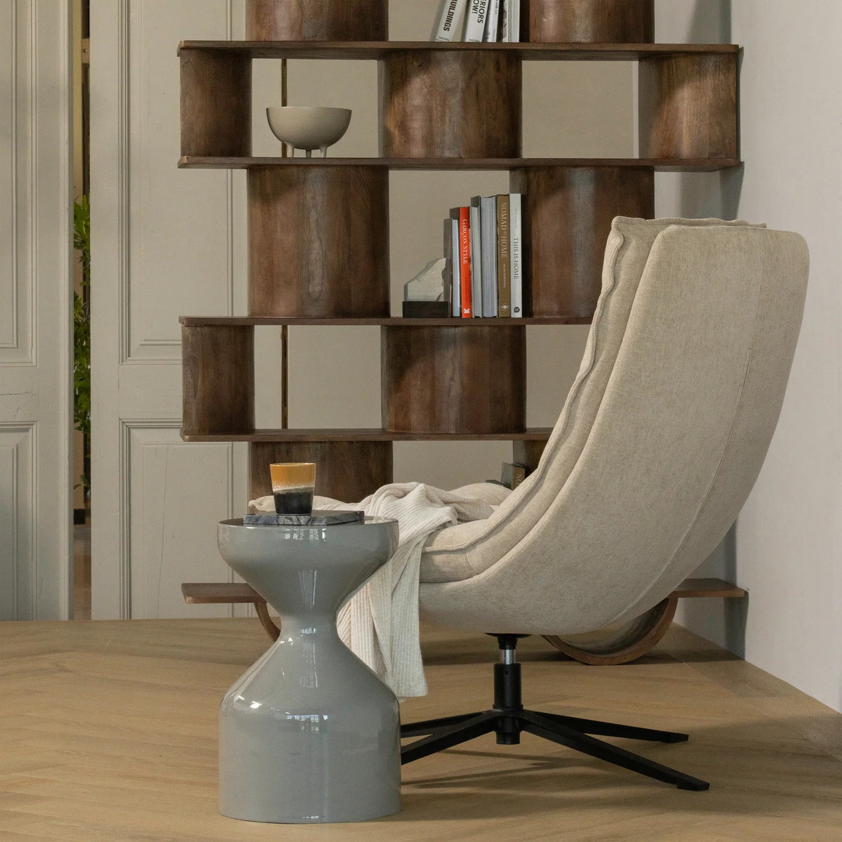 
Swiveling designer armchair "Kube" including footrest - Chenille Beige