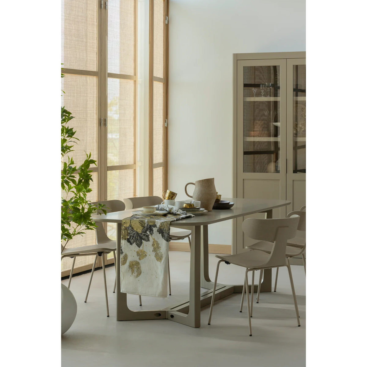 
Tavolo da pranzo di design in legno massiccio «Ferion», varie dimensioni - 240 x 90 cm