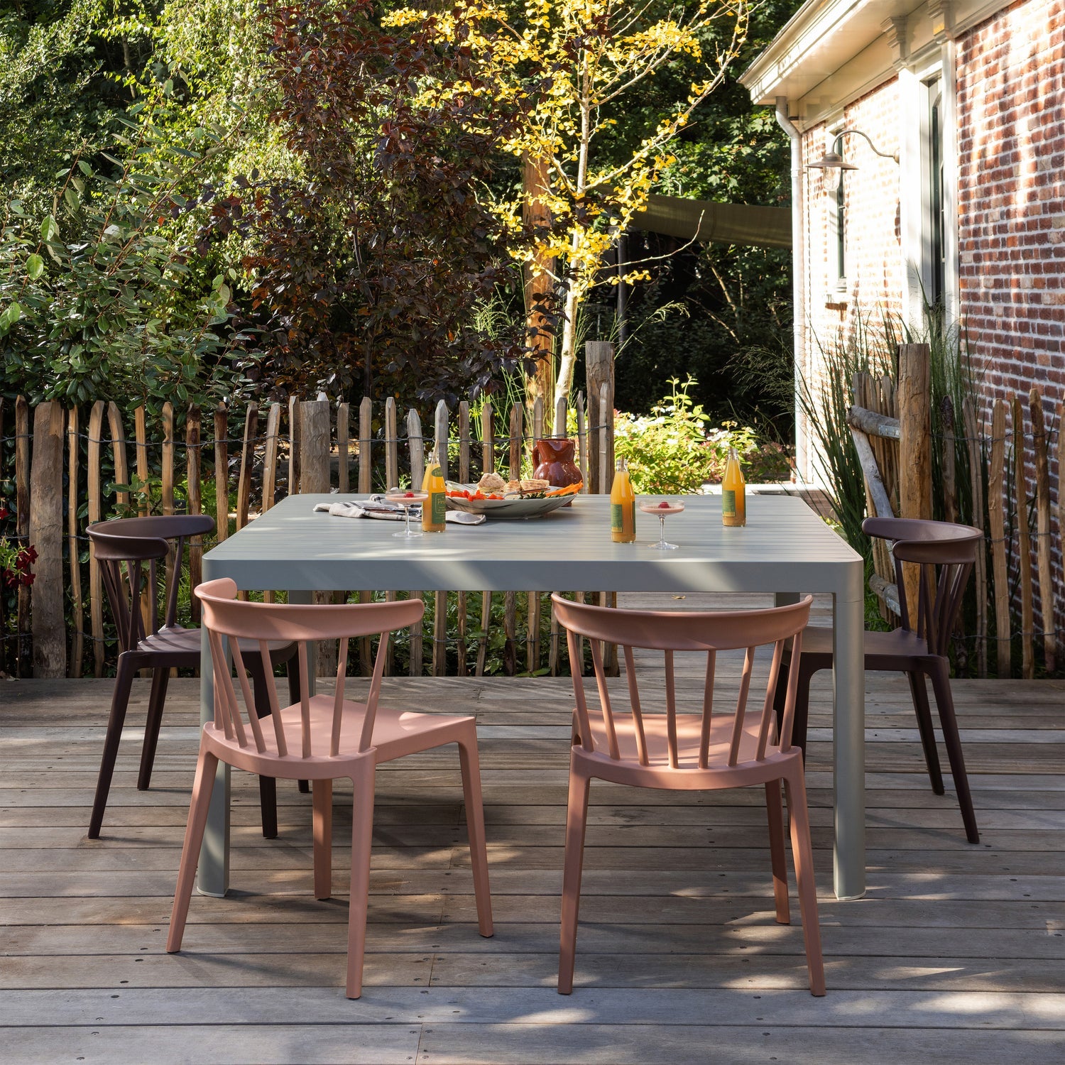 
Ausziehbarer Design Gartentisch „Ovara“, 100-150 x 150 cm