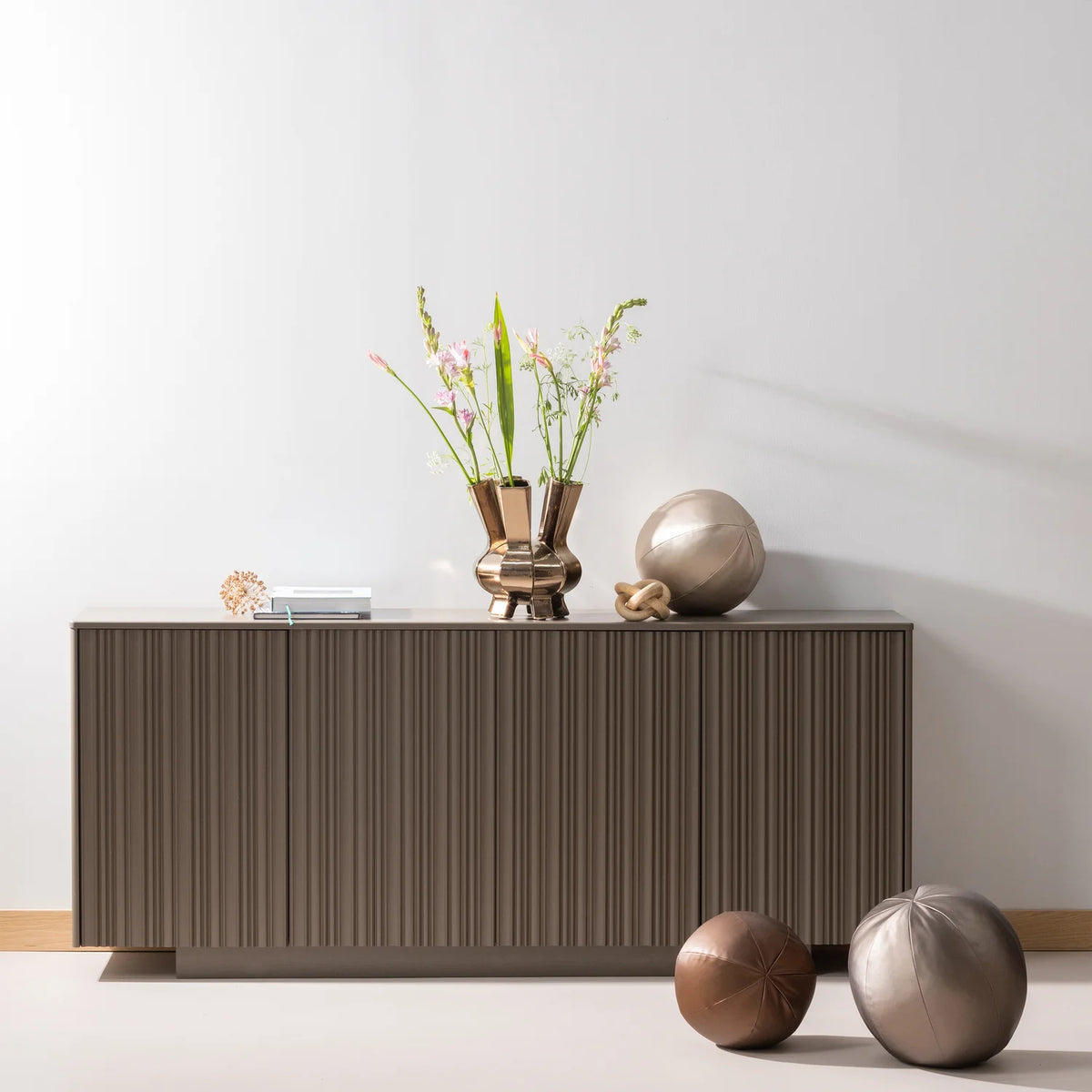 
Design Sideboard „Noova“ aus nachhaltigem Massivholz