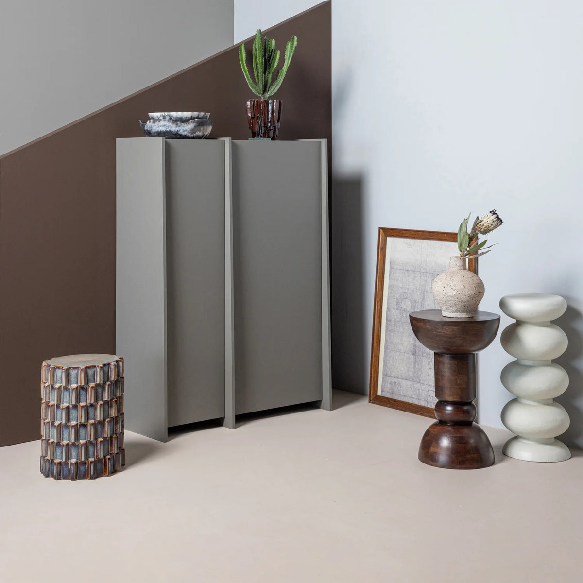 
Solid Design Side Table "Emel" - Dark brown
