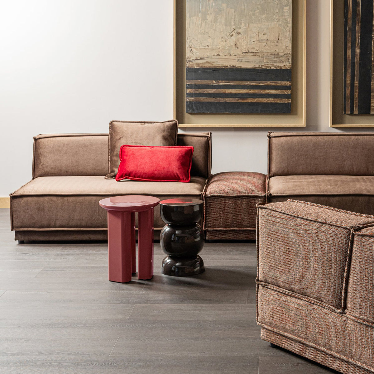 
Designer Side Table "Origo" - Cherry red