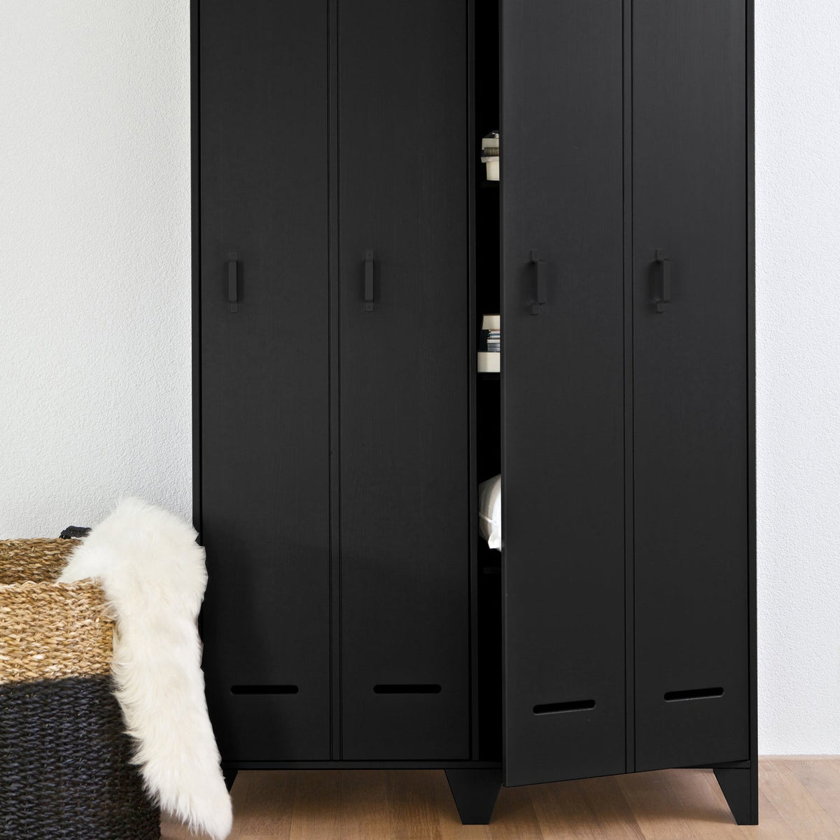 
Massiver Spindschrank „Balley“ - Schwarz