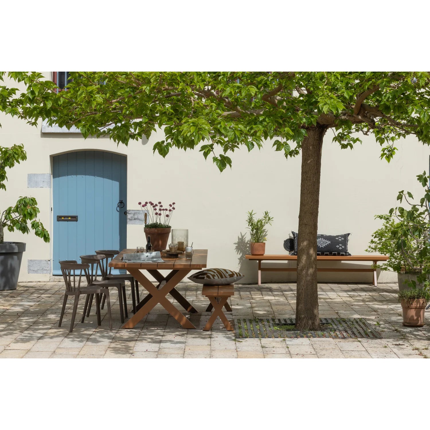 
Nachhaltiger Design In-/Outdoorstuhl „Bliss“ - Braun