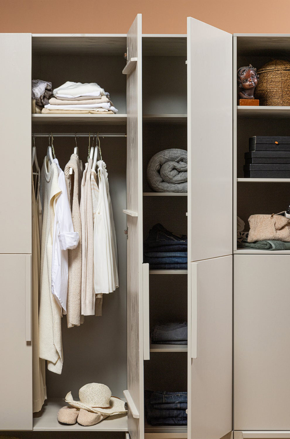 
Massiver Kleiderschrank „Pure“, 2-türig