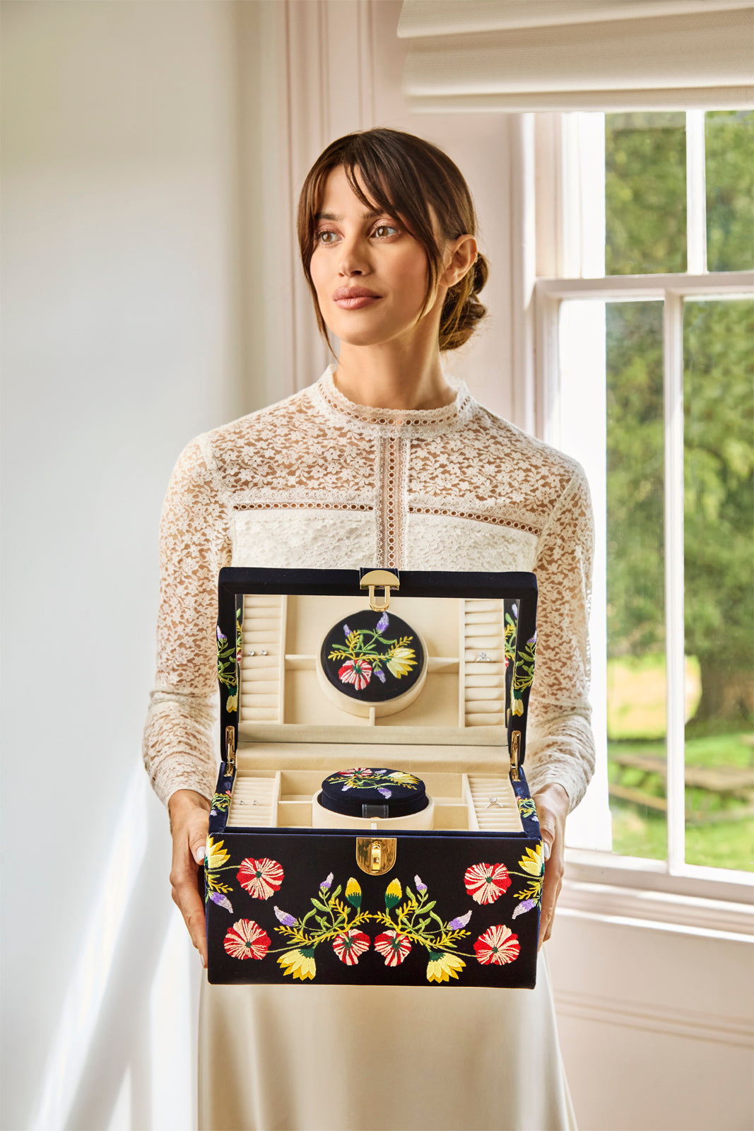 
Designer jewelry box "Zoe" with additional travel case - Indigo / Medium