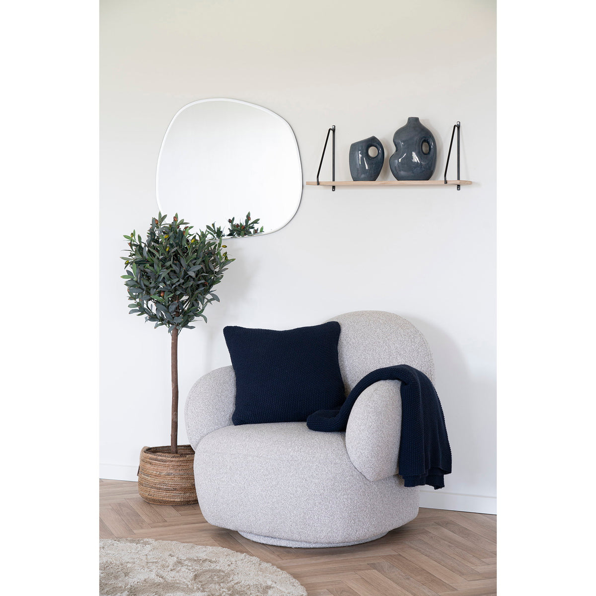 
Design Tagesdecke „Santos“ aus recycelter Baumwolle - Dunkelblau