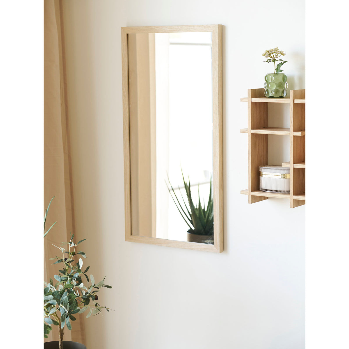 
Miroir mural rectangulaire « Scottdale » avec cadre en bois - 45 x 75 cm