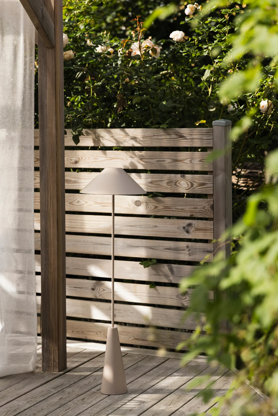 
Lampadaire LED design portable intérieur/extérieur « Cannes » - Boue