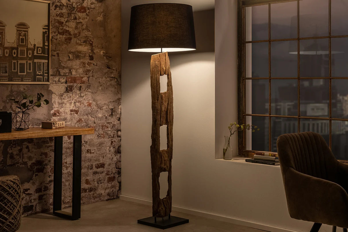 
Lampada da terra artigianale «Barracuda» in legno portato dal mare - Nero