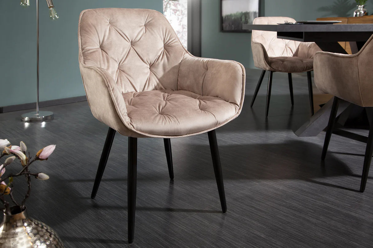 
Poltrona di design con braccioli “Barcelona” - Champagne