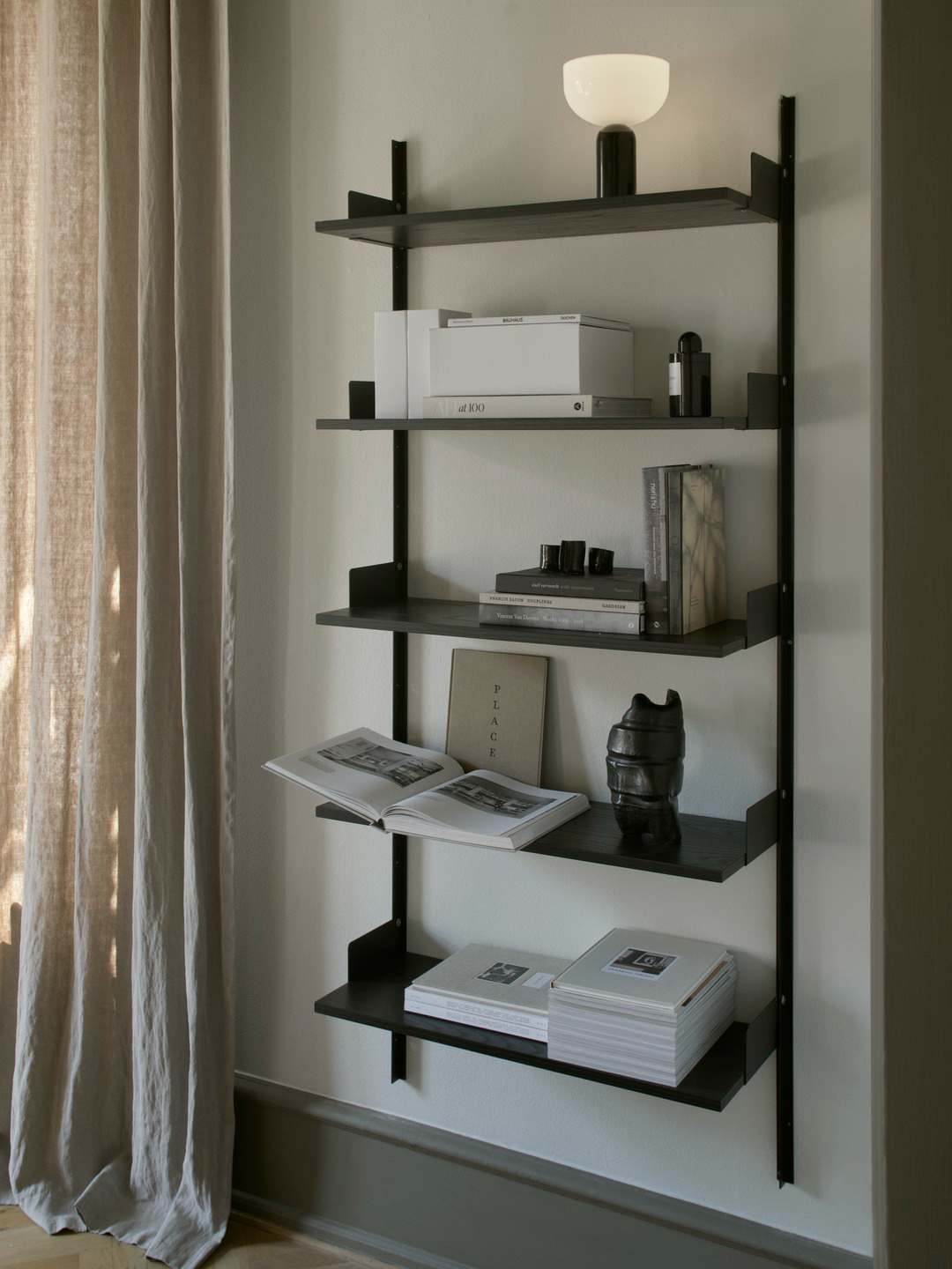 
Étagère murale modulaire « New Works 1900 » - Frêne / Noir