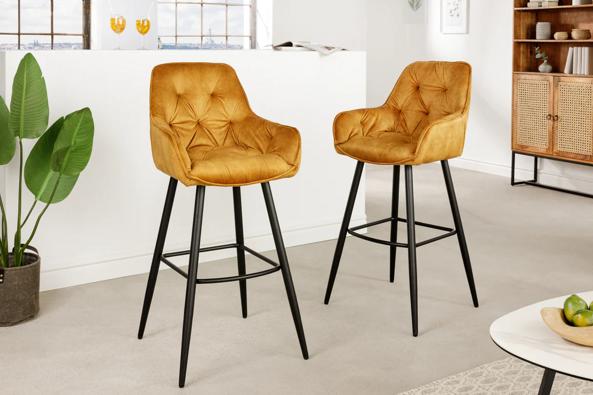 
Design Barstuhl „Barcelona“ - Samt Senfgelb
