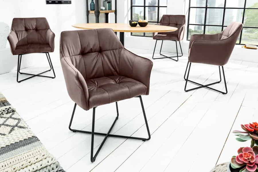 
Poltroncina con braccioli effetto velluto „Lofty“ - Samt Taupe