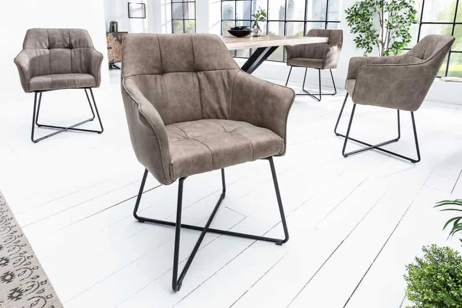 
Poltroncina con braccioli effetto velluto „Lofty“ - Microfibra Vintage Taupe