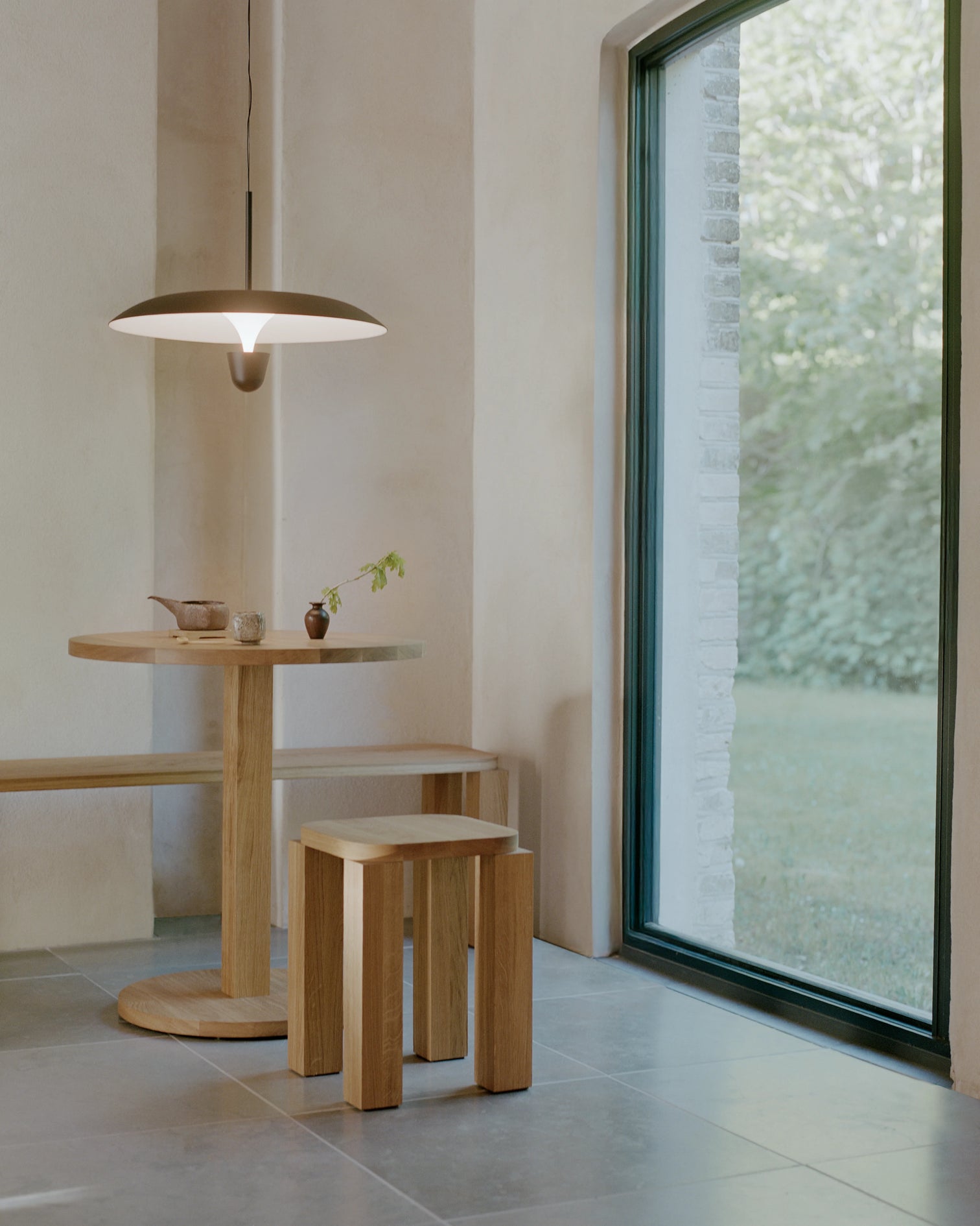 
Table de bistrot design en bois massif « Atlas » - Chêne huilé naturel