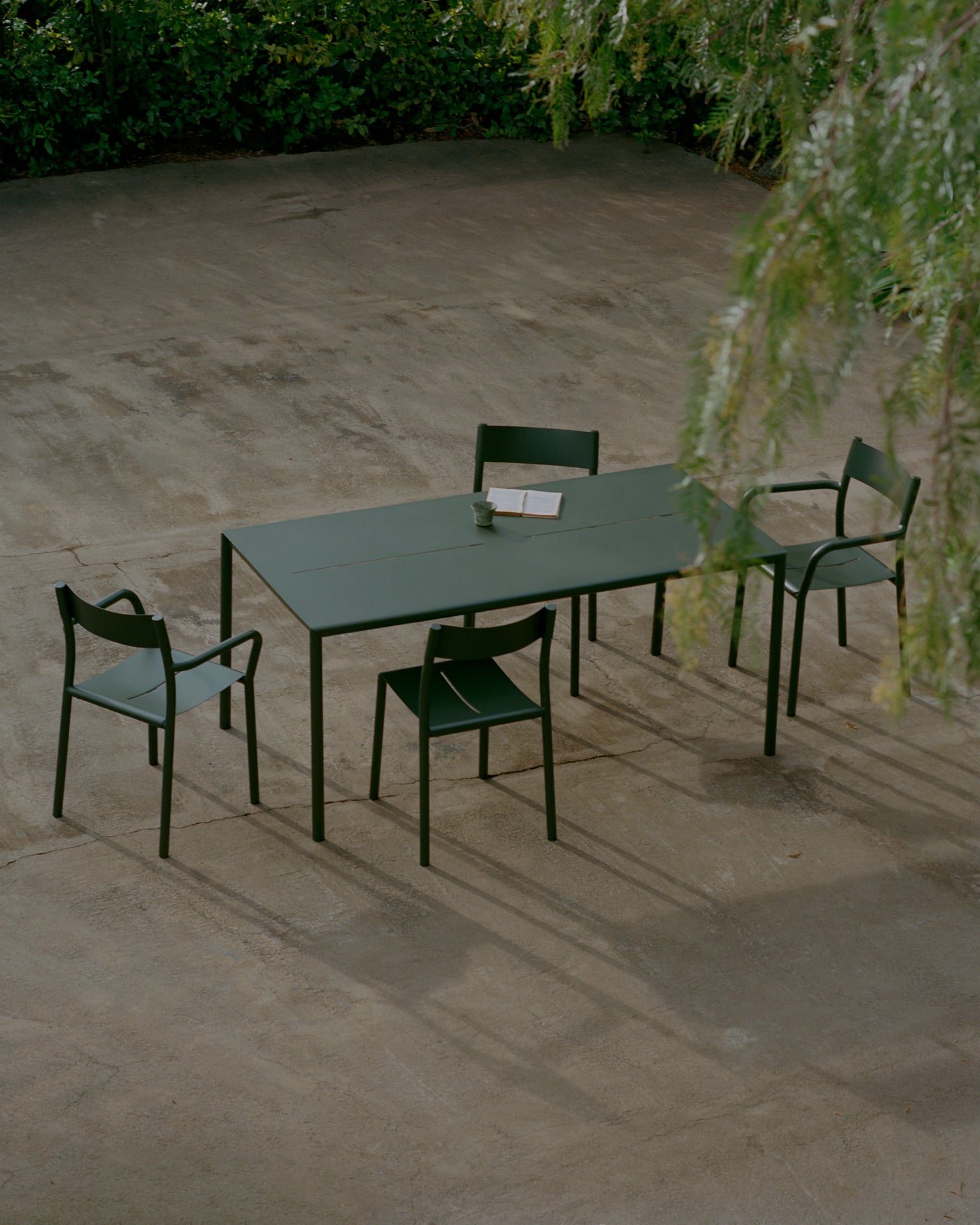 
Table de jardin design « May », différentes tailles - Vert foncé / 170 x 85 cm