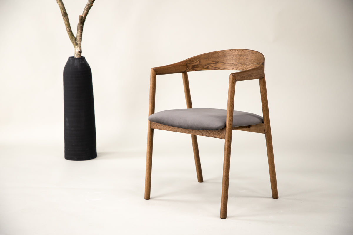 
Solid wood design chair "Langön" with armrests - Brown/Grey