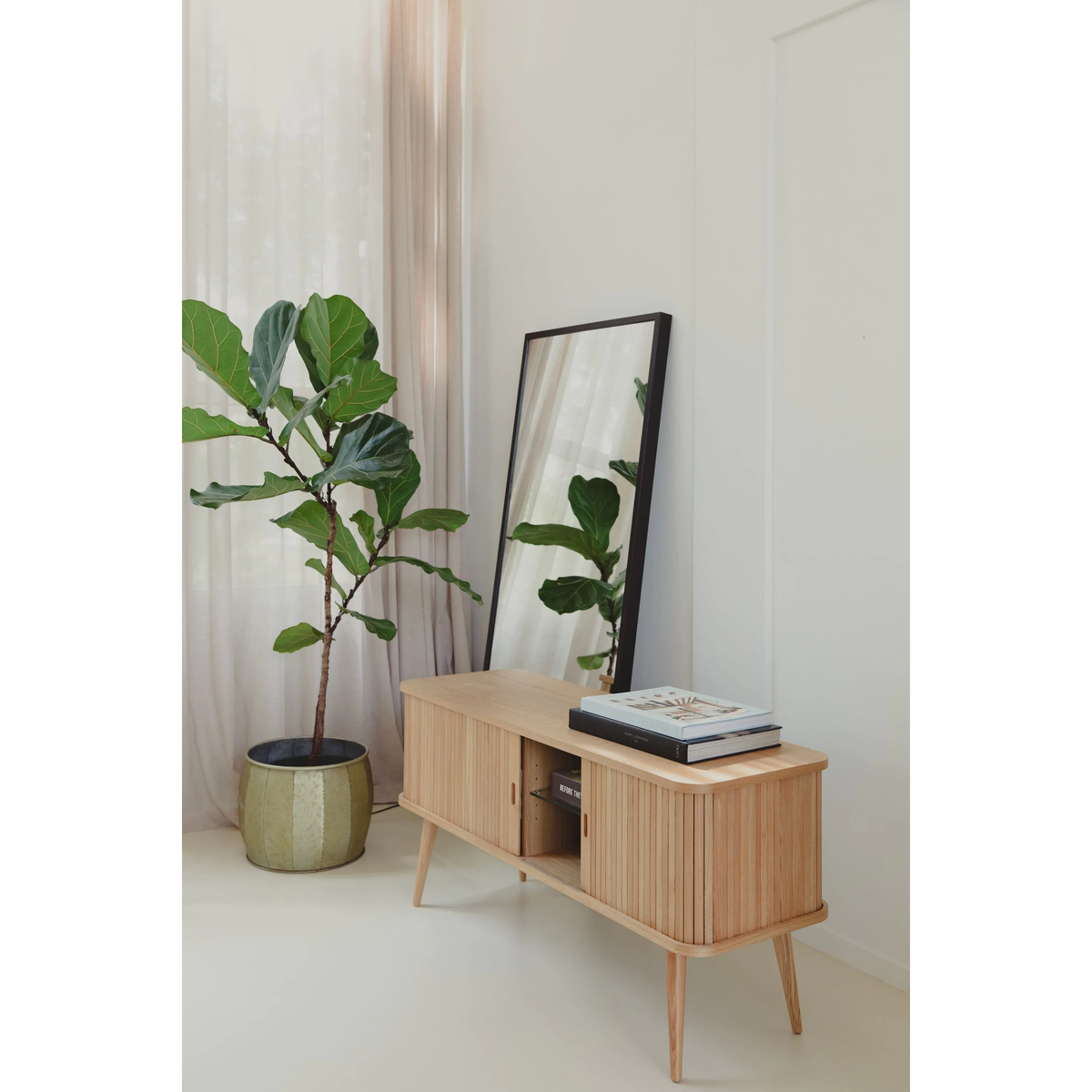 
Madia bassa di design «Barbier» - Naturale