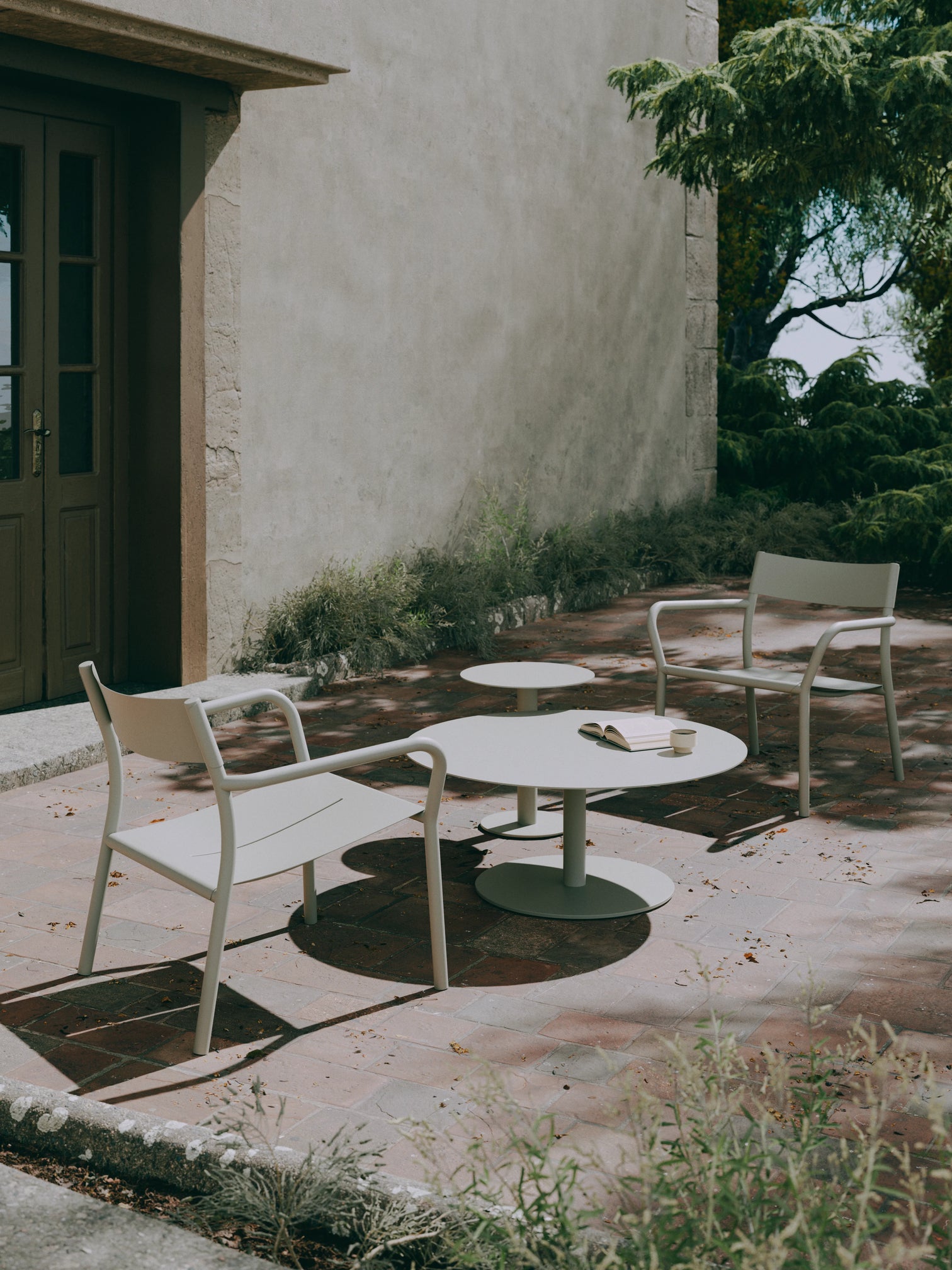 
Design Outdoor Lounge Table "May" Ø 90 cm - Light gray
