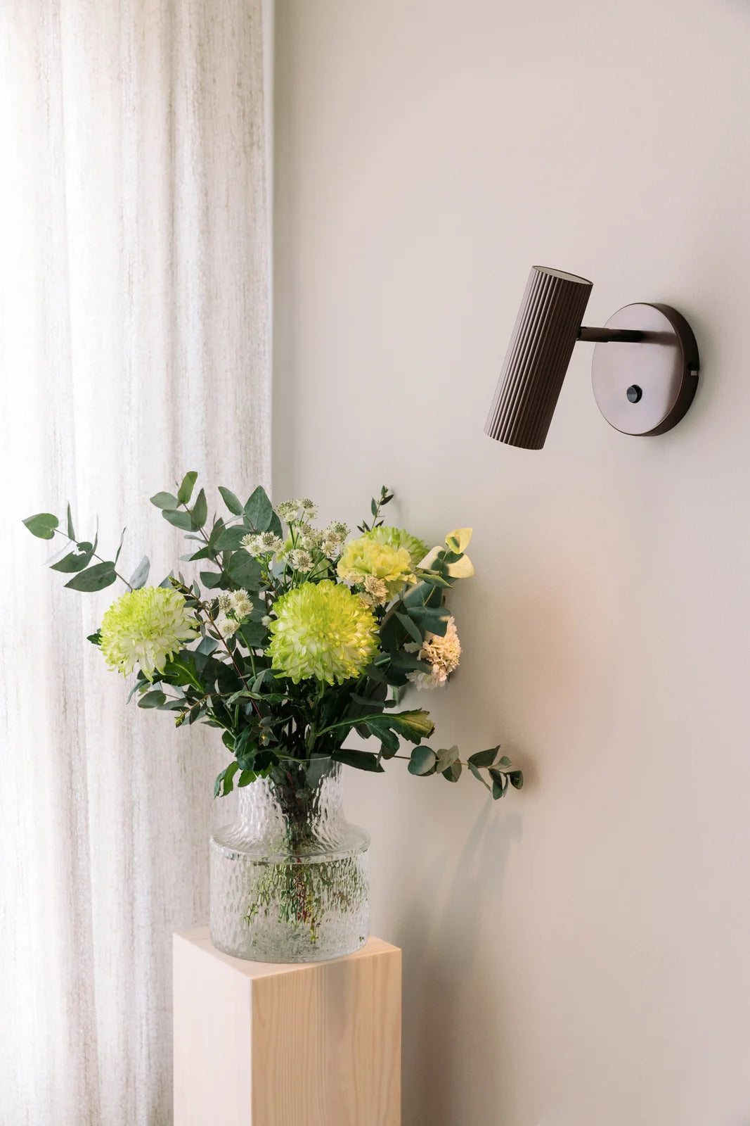 
"Hubble" Designer Wall Lamp - 1-Bulb - Bronze
