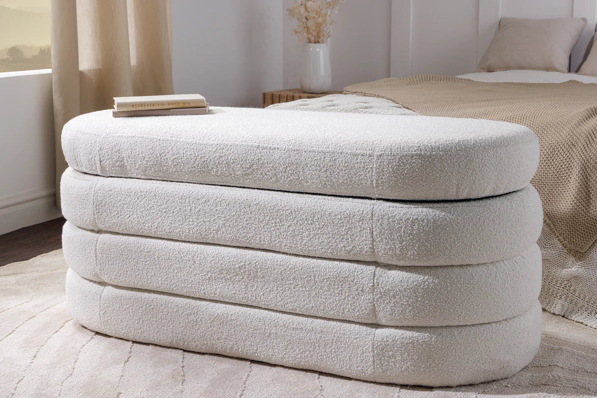 
Banc capitonné design « Vogue » avec rangement - Boucle crème