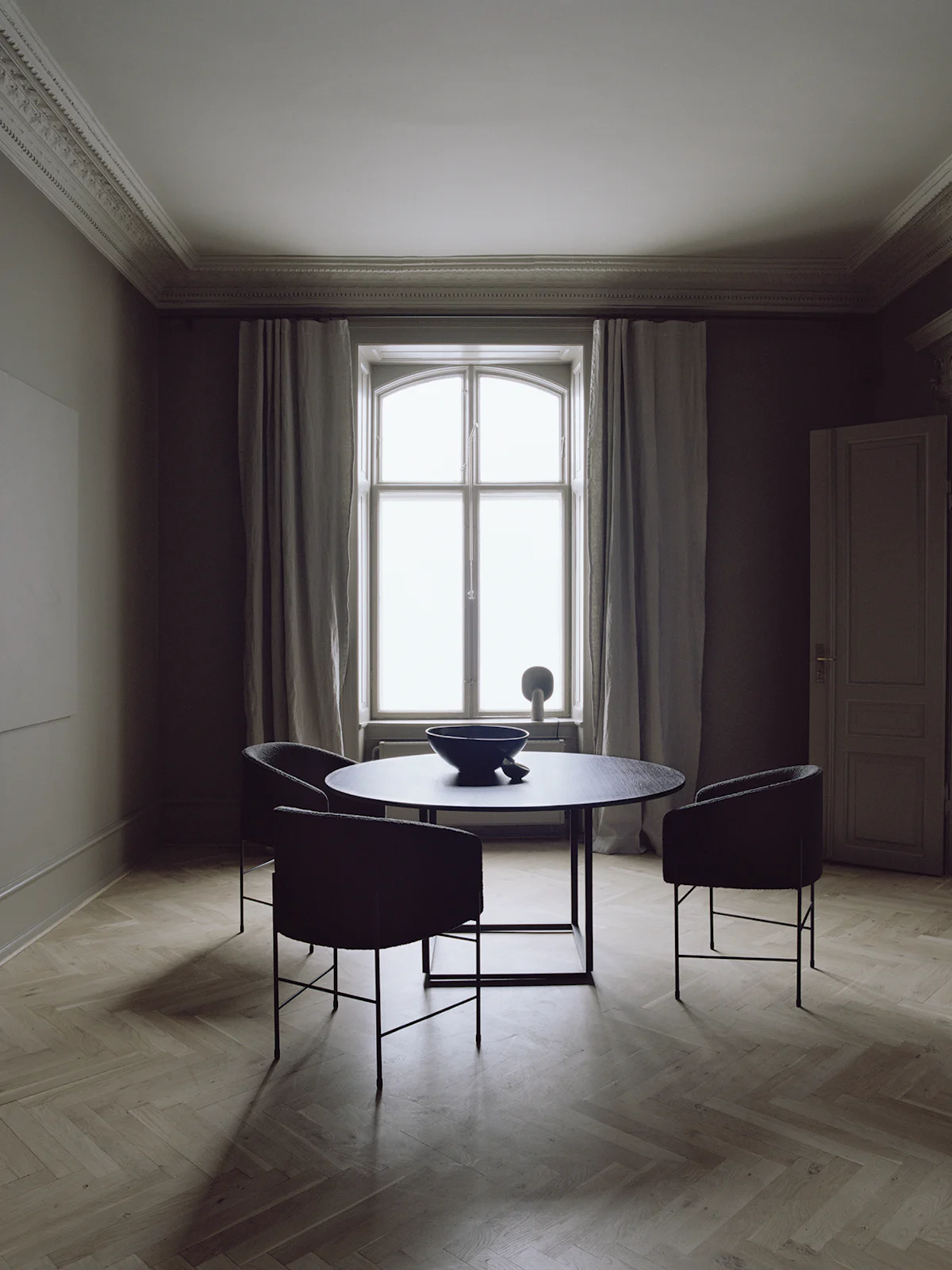 
Designer Marble Dining Table "Florence", various sizes - Black Marquina Marble / Ø 145 cm