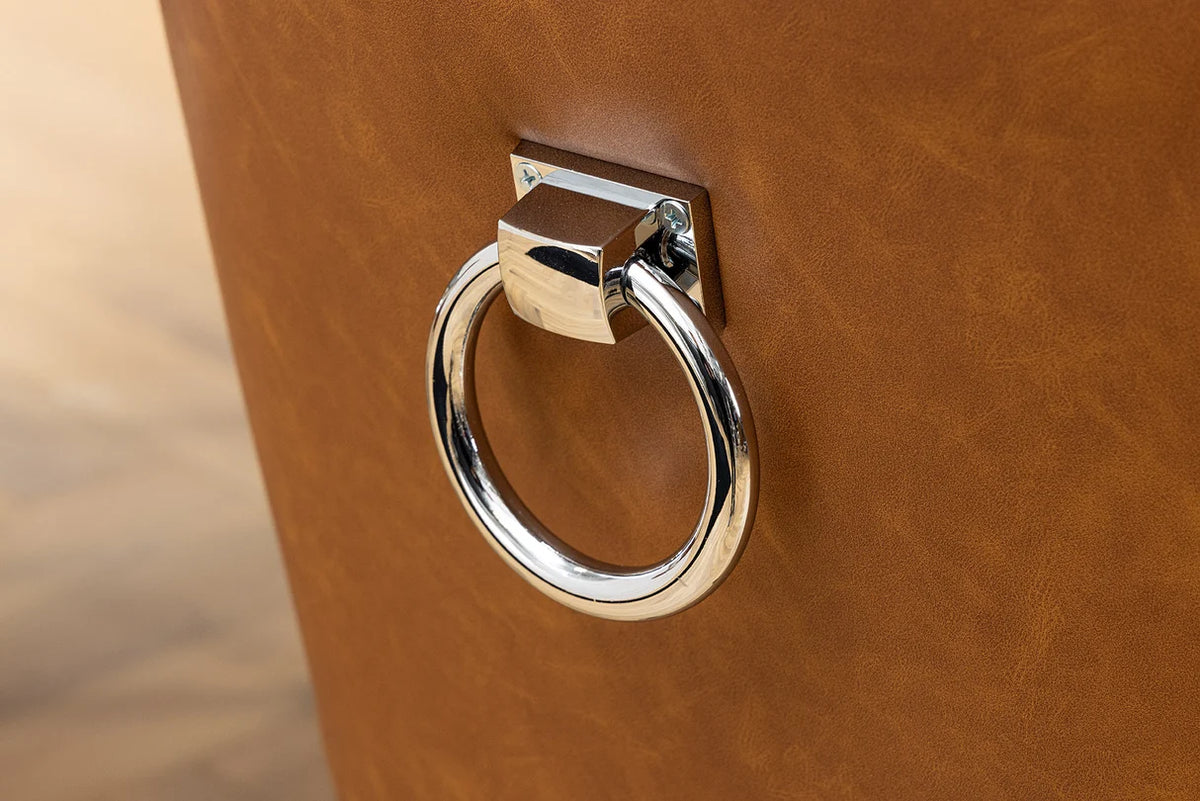 
Elegante sedia di design “Castle” con maniglia - similpelle cognac