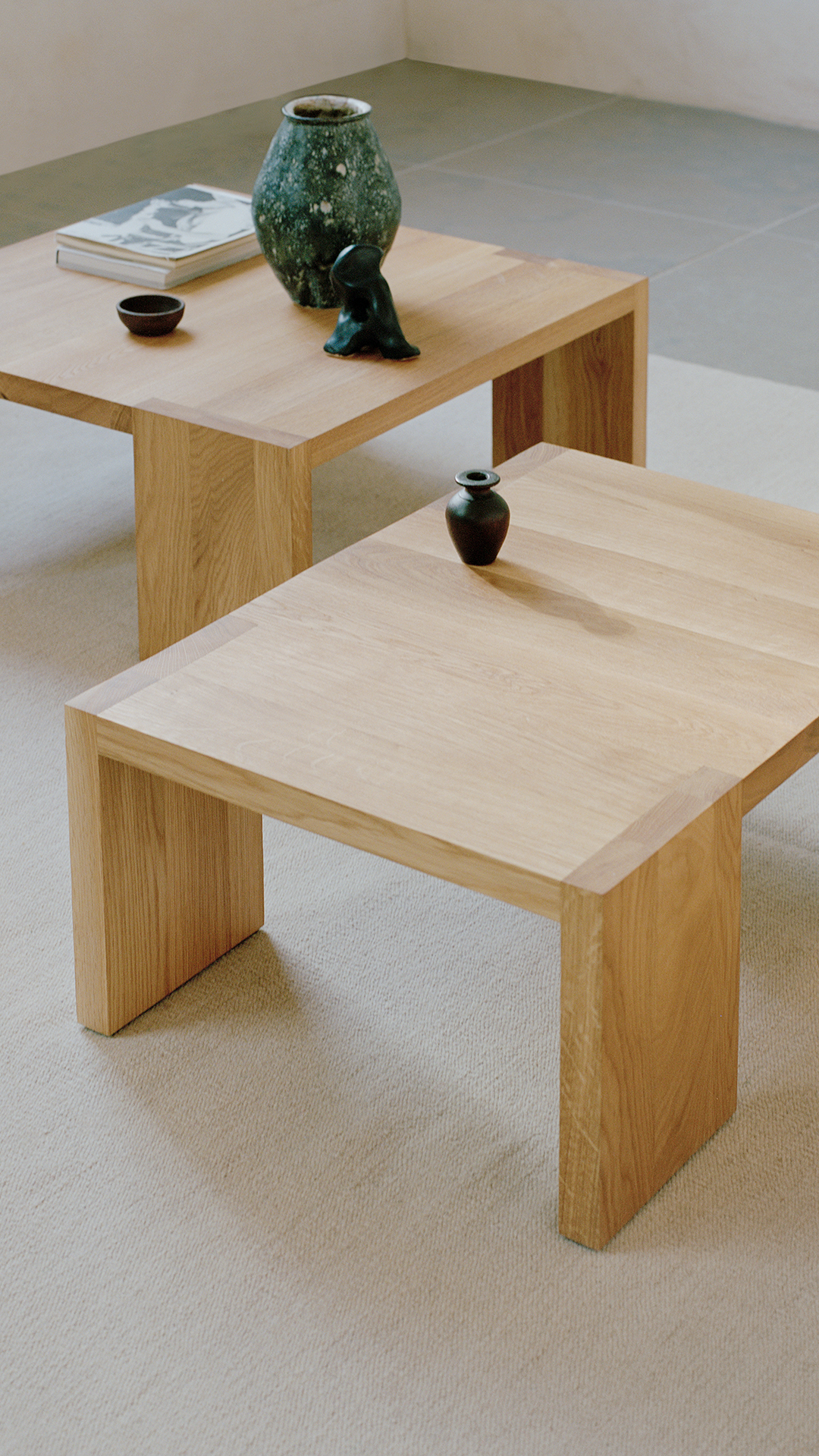 
Tavolino da caffè di design “Tenon” in legno massello di rovere - Rovere Naturale