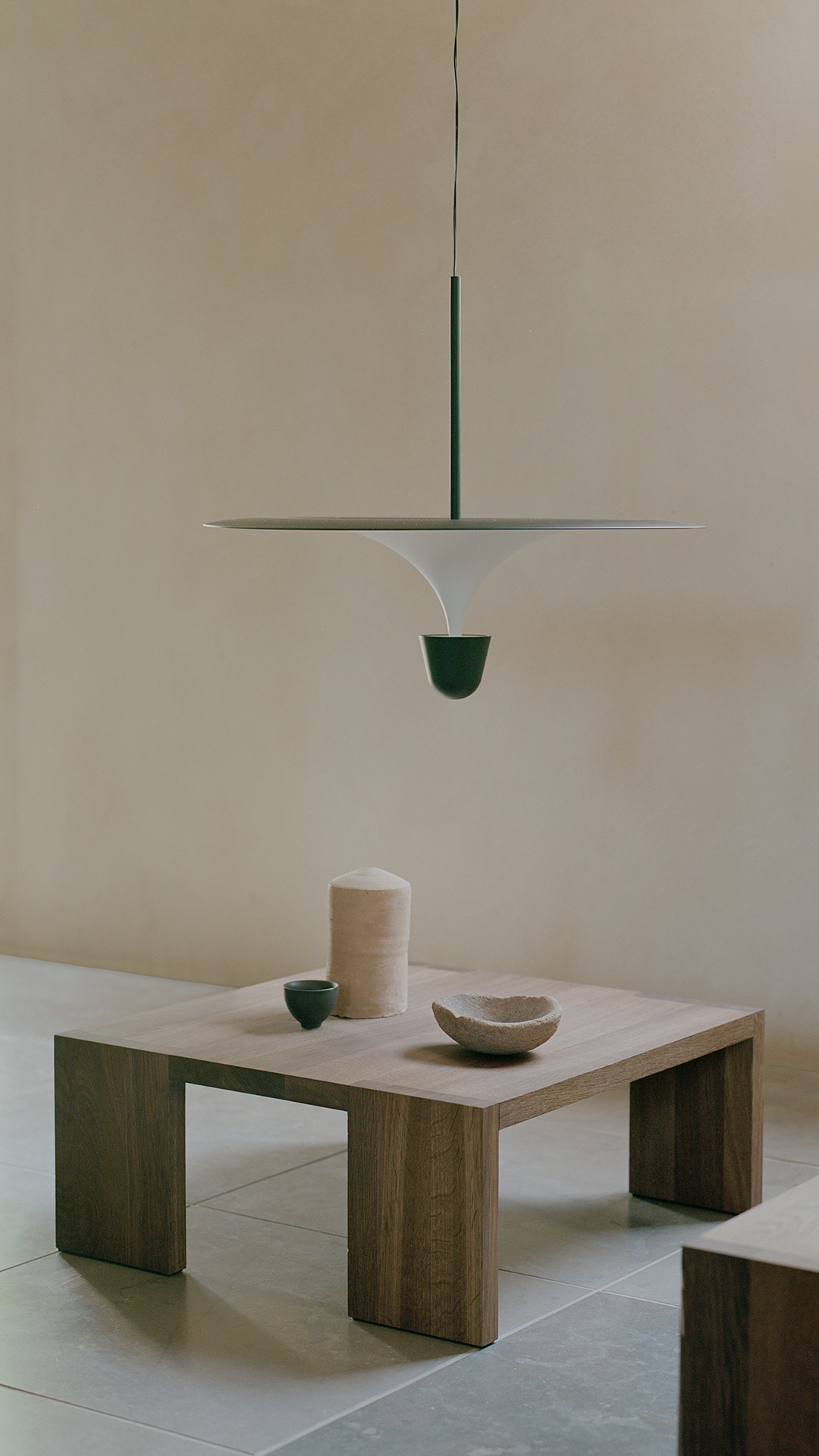 
Tavolino da caffè di design “Tenon” in legno massello di rovere - Rovere affumicato
