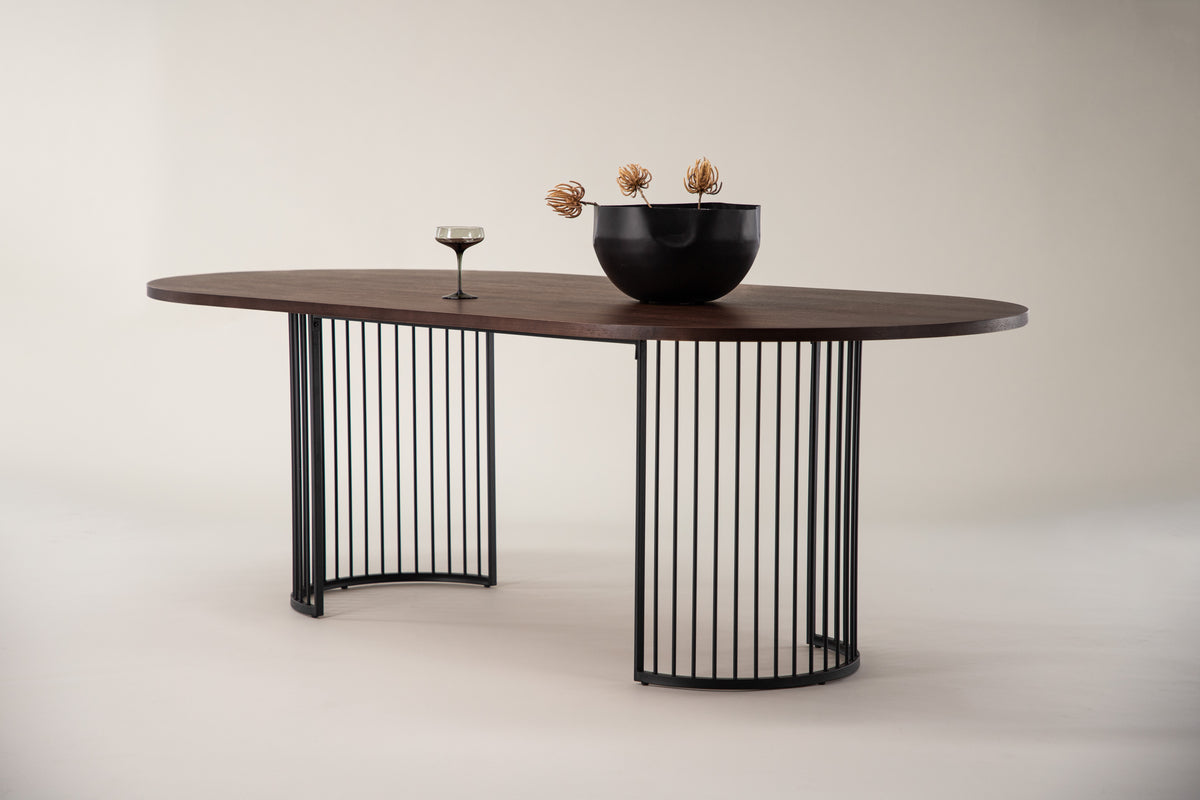 
Table à manger design ovale "Hamneskär" - 220 x 110 cm - Nussbaum