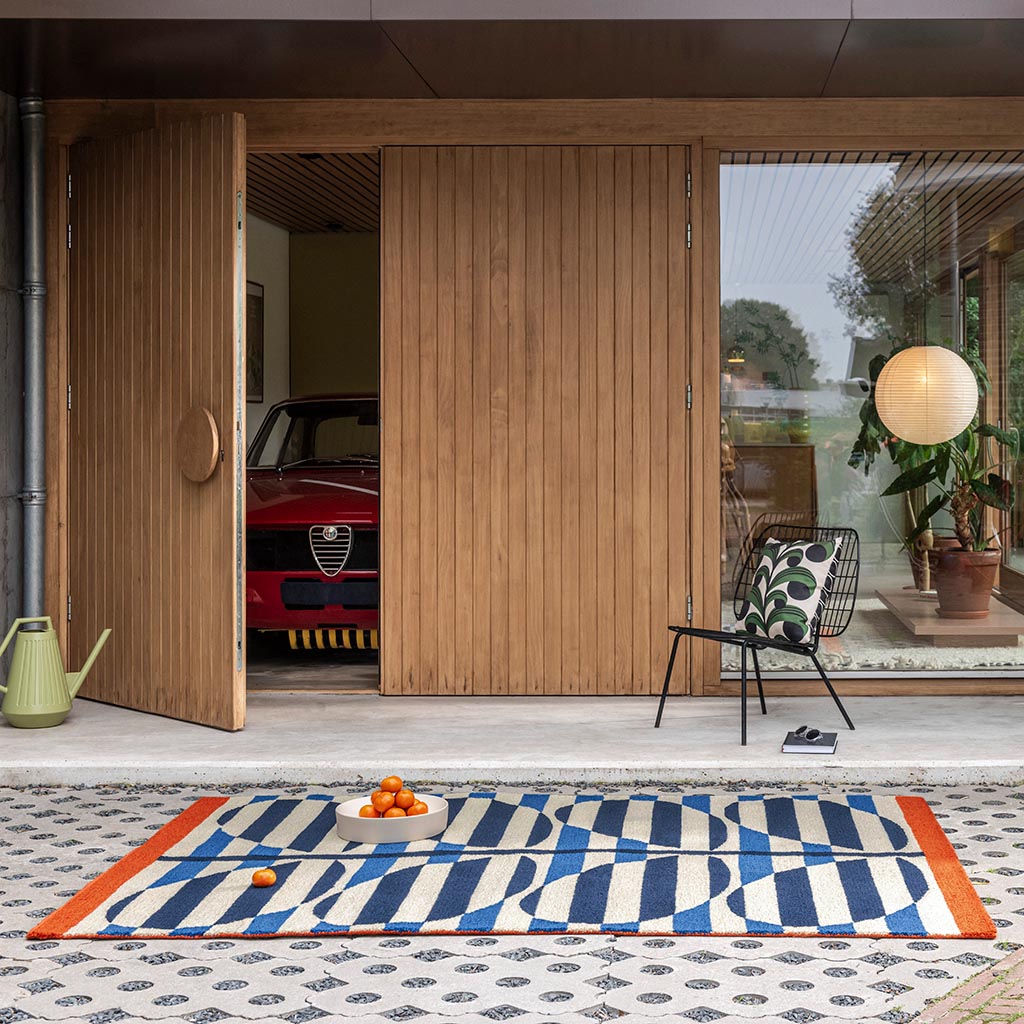 
Hochwertiger In-/Outdoor Designer Teppich „Strip Stem Azure“, verschiedene Grössen - 140 x 200 cm