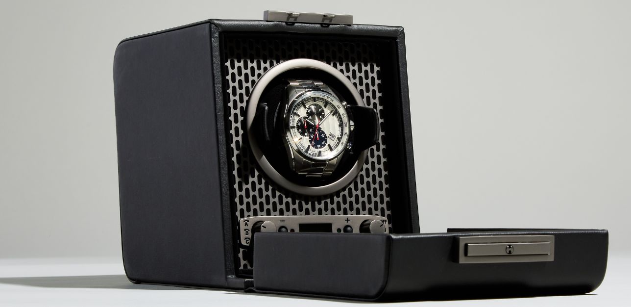 
"Axis Single Watch Winder" Watch Winder - Black