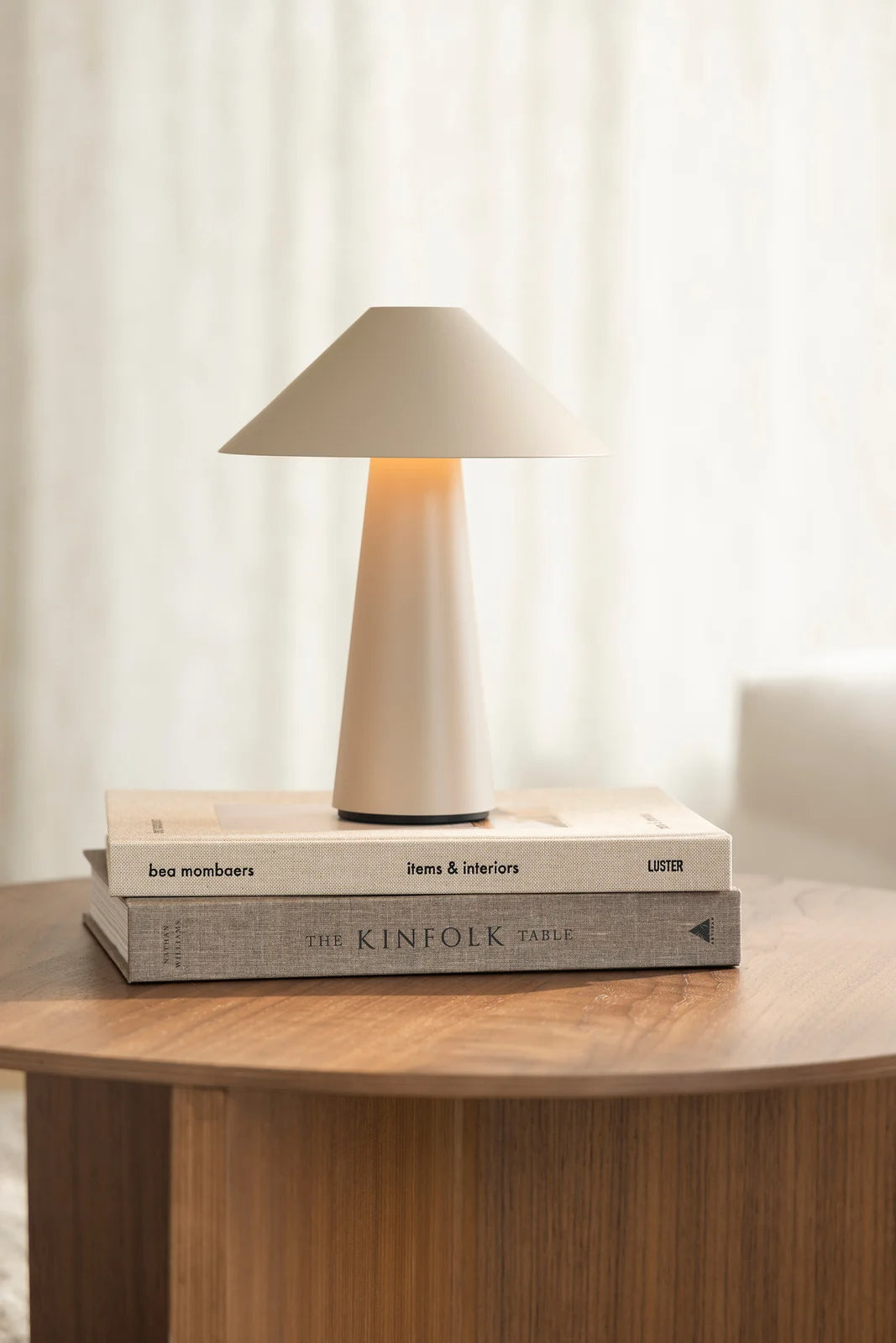 
Tragbare In-/Outdoor LED Tischlampe „Cannes“ - Beige
