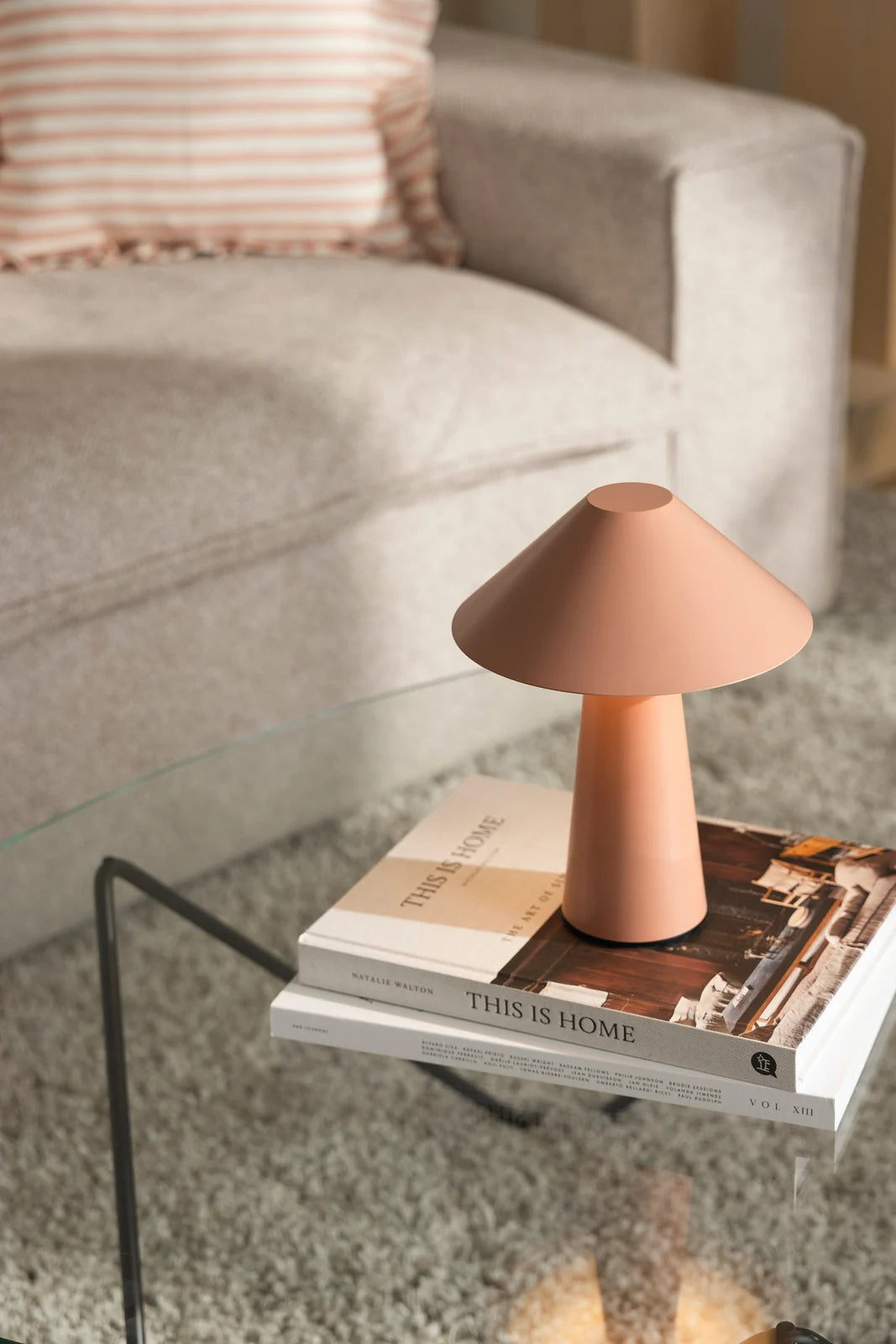 
Tragbare In-/Outdoor LED Tischlampe „Cannes“ - Dusty Pink